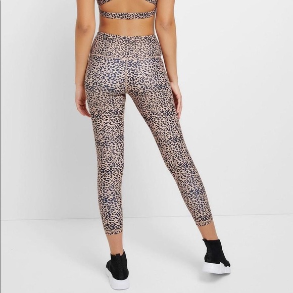 NWOT LEOPARD PRINT 7/8 LEGGINGS - Picture 3 of 11